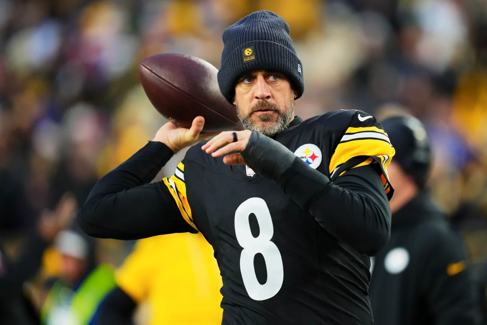 Aaron Rodgers Storms Out Of Press Conference Following Repeated Mike ...