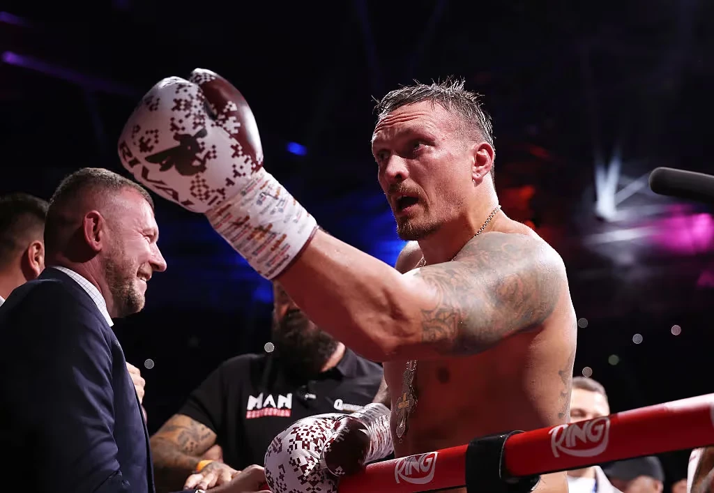 Undisputed Metrics: Analyzing Usyk’s 24-0 record against the heavy-hitting Dutch "King of Kickboxing."